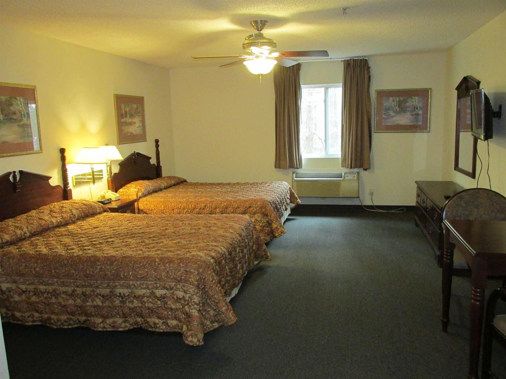 High Falls Inn & Suites Exteriér fotografie
